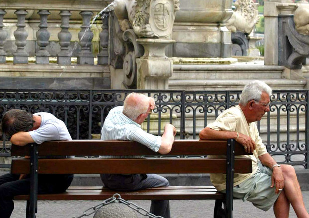 Istat: anziani italiani longevi ma sofferenti © ANSA