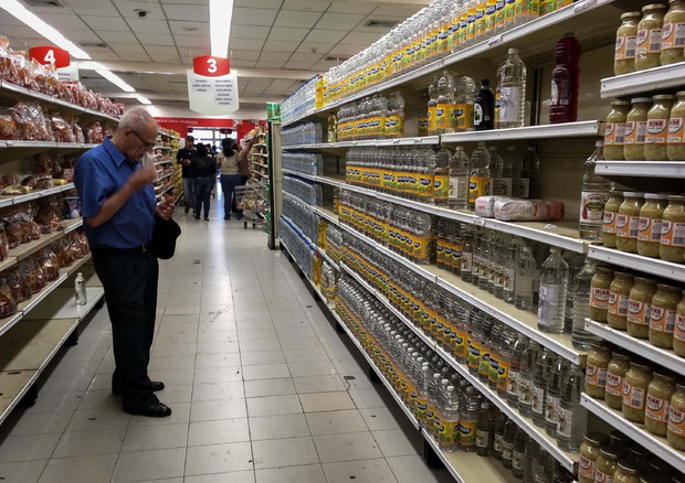 Commissione Ue apre indagine su tassa slovacca supermarket © EPA