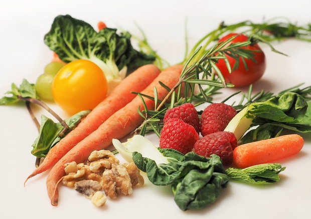 Frutta e verdura, più ne mangi più sei felice (fonte: Pixabay) © Ansa