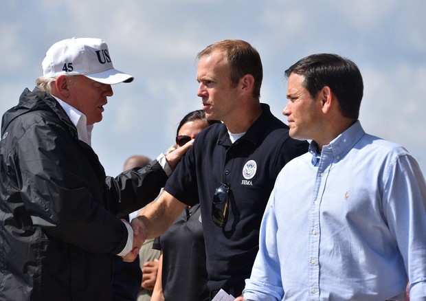 Trump con capo Protezione civile Usa (Fema), Brock Long © ANSA