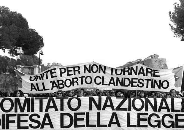 Manifestazione a favore della legge 194 a Roma, in una immagine di archivio © ANSA 