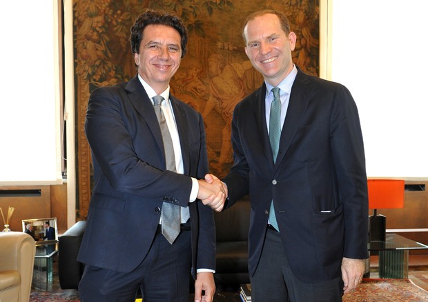 Da sinistra,  il presidente della Dedoleo Spa Pierluigi Tosato ed il presidente di Confagricoltura Massimiliano Giansanti © ANSA