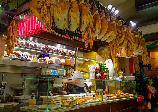 Sono praticamente stagnanti i consumi alimentari in Italia (Fonte: Pixabay) © Ansa