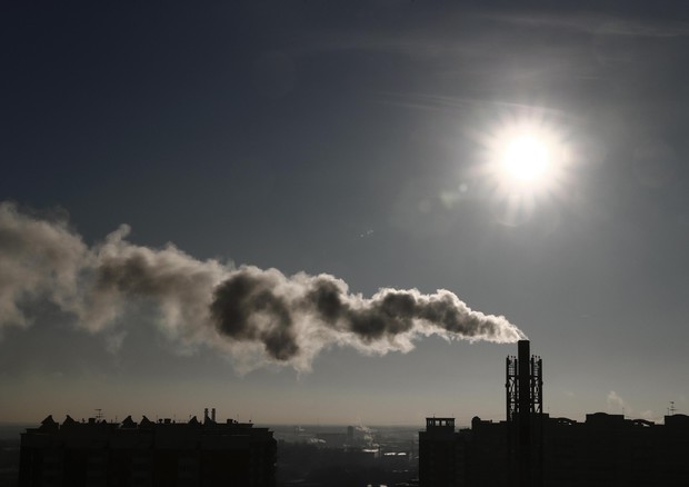Aumentano le emissioni di CO2 per produrre energia © ANSA