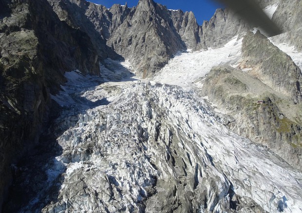 Allerta ghiacciaio: fronte accelera a 60 cm giorno © EPA