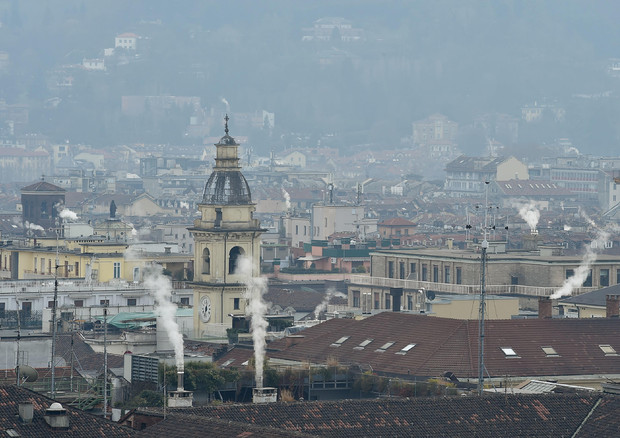 Ambiente: smog a Torino © ANSA