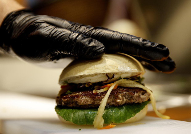 Parlamento europeo non decide e salva il 'veggie' burger © EPA