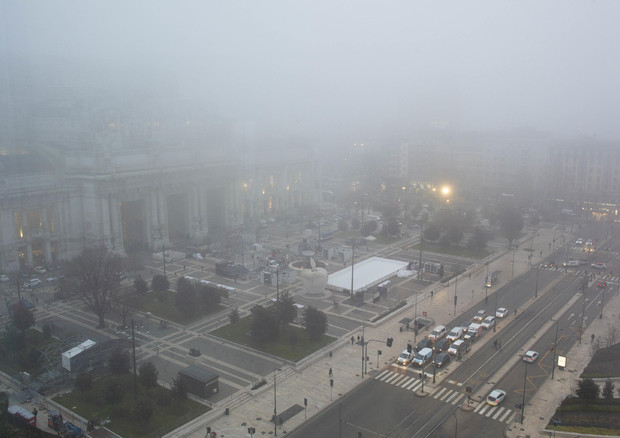 Milano nello smog © ANSA