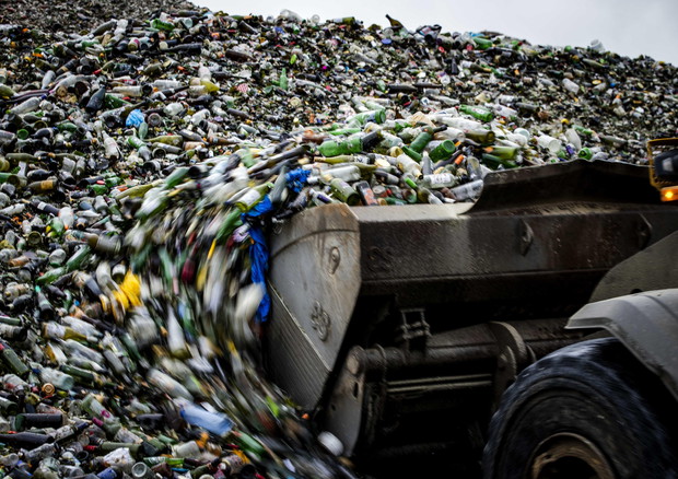 Ue aumenta export materie prime riciclabili © EPA