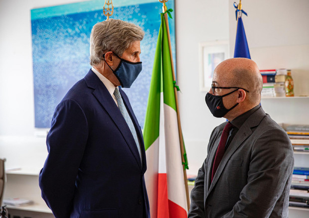 John Kerry e Roberto Cingolani © ANSA
