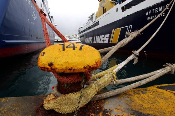 Grecia: affonda cargo, tre marinai dispersi al largo Creta