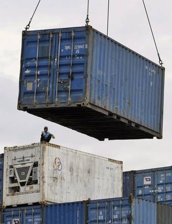 Nigeria: il sindacato dei camalli minaccia il blocco dei porti
