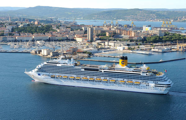 Trieste, l'inaugurazione della nave Costa Favolosa