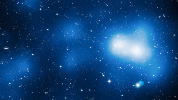 La struttura di materia oscura Macs J0717 (fonte: NASA/ESA)
