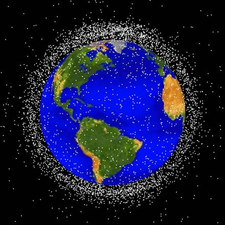 Rappresentazione dei detriti spaziali nella bassa orbita terrestre (fonte: NASA)