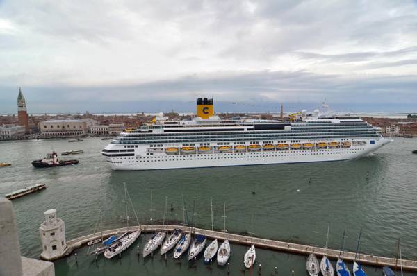 Concordia: navi in laguna, Venezia rischia degrado
