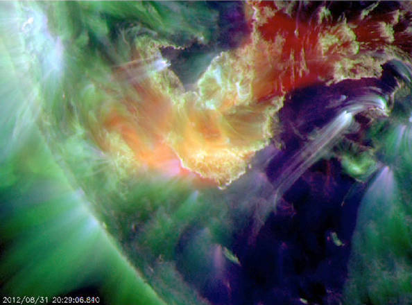 Un'immagine spettacolare dell'eruzione solare del 31 agosto (fonte: NASA/SDO)