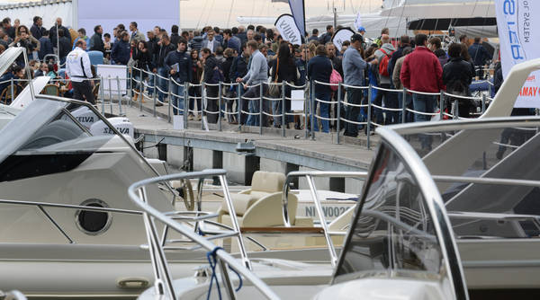 Folla al salone nautico di Genova