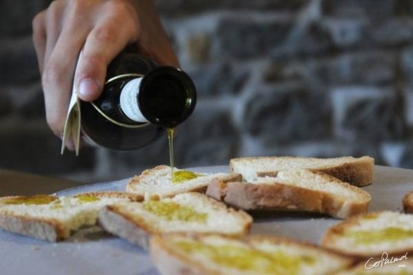 Confagri celebra olio nuovo, e' festa con chef e pane Dop