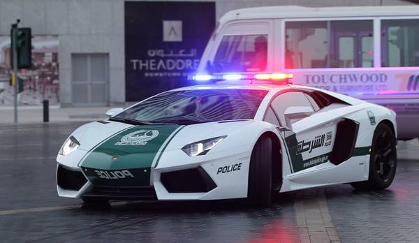 La Lamborghini Aventador per le vie di Dubai
