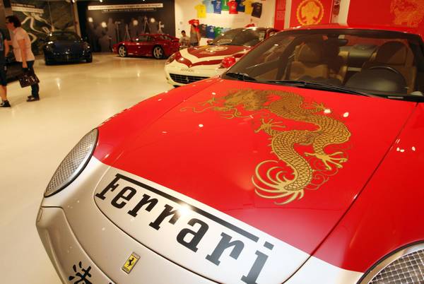 Un modello Ferrari al museo di Maranello