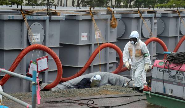 I serbatoi contaminati nella centrale nucleare di Daiichi a Fukushima