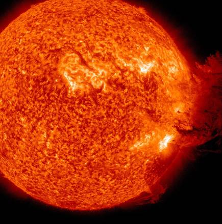 L'eruzione solare del 7 giugno 2011 ripresa dalla sonda Solar Dynamics Observatory della NASA. (Fonte: ASA/SDO/AIA Consortium 
