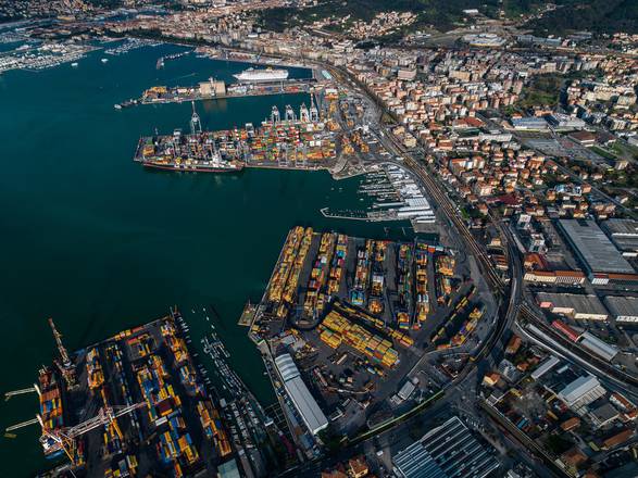 Il porto di La Spezia (Enrico Amici)