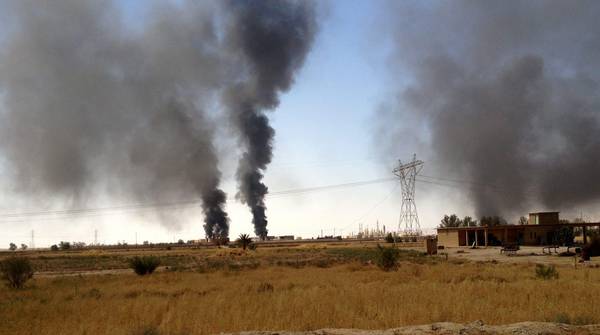 Scontri fra le forze irachene e quelle dell'Isis vicino alla raffineria di Baiji, nel nord dell'Iraq