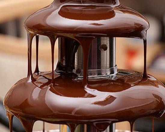 Si nasconde nelle leggi della fisica il segreto delle fontane di cioccolato  (fonte: Adam Townsend/Helen Wilson)