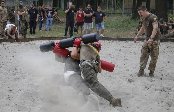 Crisis in Ukraine - Azov Battalion recruts training
