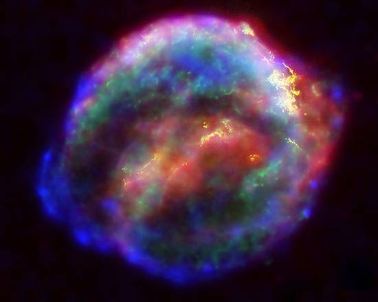 Sulla Terra la polvere proveniente dall'antichissima esplosione di una stella (fonte: NASA/ESA/JHU/R.Sankrit & W.Blair)