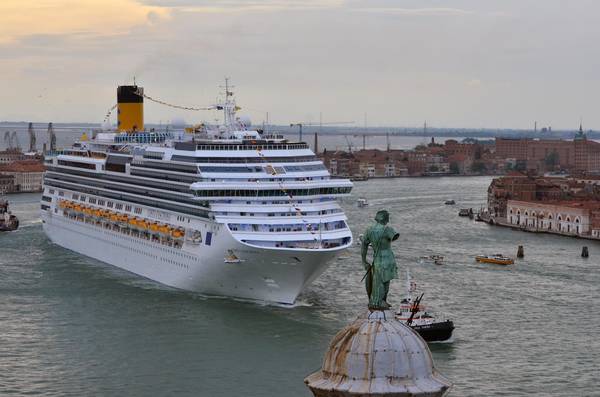 Ambiente: Venezia; siglato accordo 'Blu Flag 2017' per navi