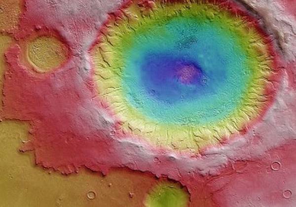 Il nuovo cratere scoperto su Marte, in falsi colori (fonte: ASI, ESA)