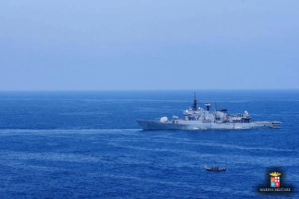 La nave Euro della Marina Militare italiana