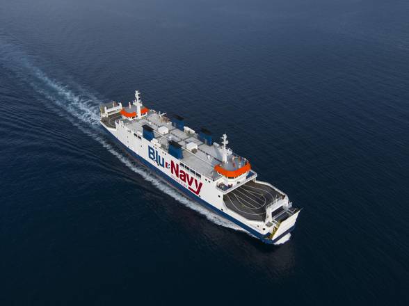 Blu Navy: al via collegamenti Sardegna e Toscana
