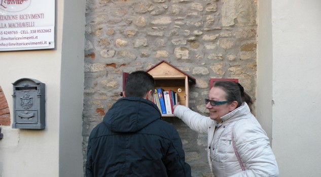 Una 'libreria di strada' vicino alla casa di Machiavelli