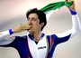La gioia dell'italiano Enrico Fabris campione olimpico nei 1500 metri sulla pista dell'Oval Lingotto