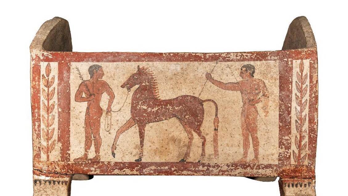 urna cineraria fittile dipinta, conservata nel museo archeologico di Tarquinia - ALL RIGHTS RESERVED