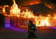 Dimostranti incendiano una decina di edifici a Ferguson © ANSA