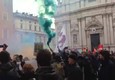 Tensione a corteo Roma, uova contro agenti © ANSA