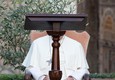 Papa Francesco durante la preghiera ANSA/CLAUDIO PERI © Ansa