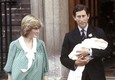 Diana e Carlo con William appena nato, giugno 1982 © 