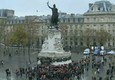 Parigini tornano in place de la Republique © ANSA