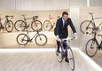 Matteo Renzi prova una bici della Colnago © ANSA