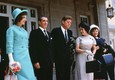 MOSTRE: MET; JACKIE KENNEDY [ARCHIVE MATERIAL 20010424 ] © 