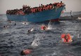 Migranti provenienti dall'Eritrea in acque libiche © Ansa