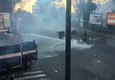 Idrante polizia arriva sui manifestanti a Napoli © ANSA