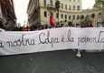 Movimenti e migranti bloccano strada in centro a Roma © ANSA