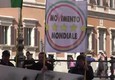 A Montecitorio sbuca striscione per Di Maio premier © ANSA